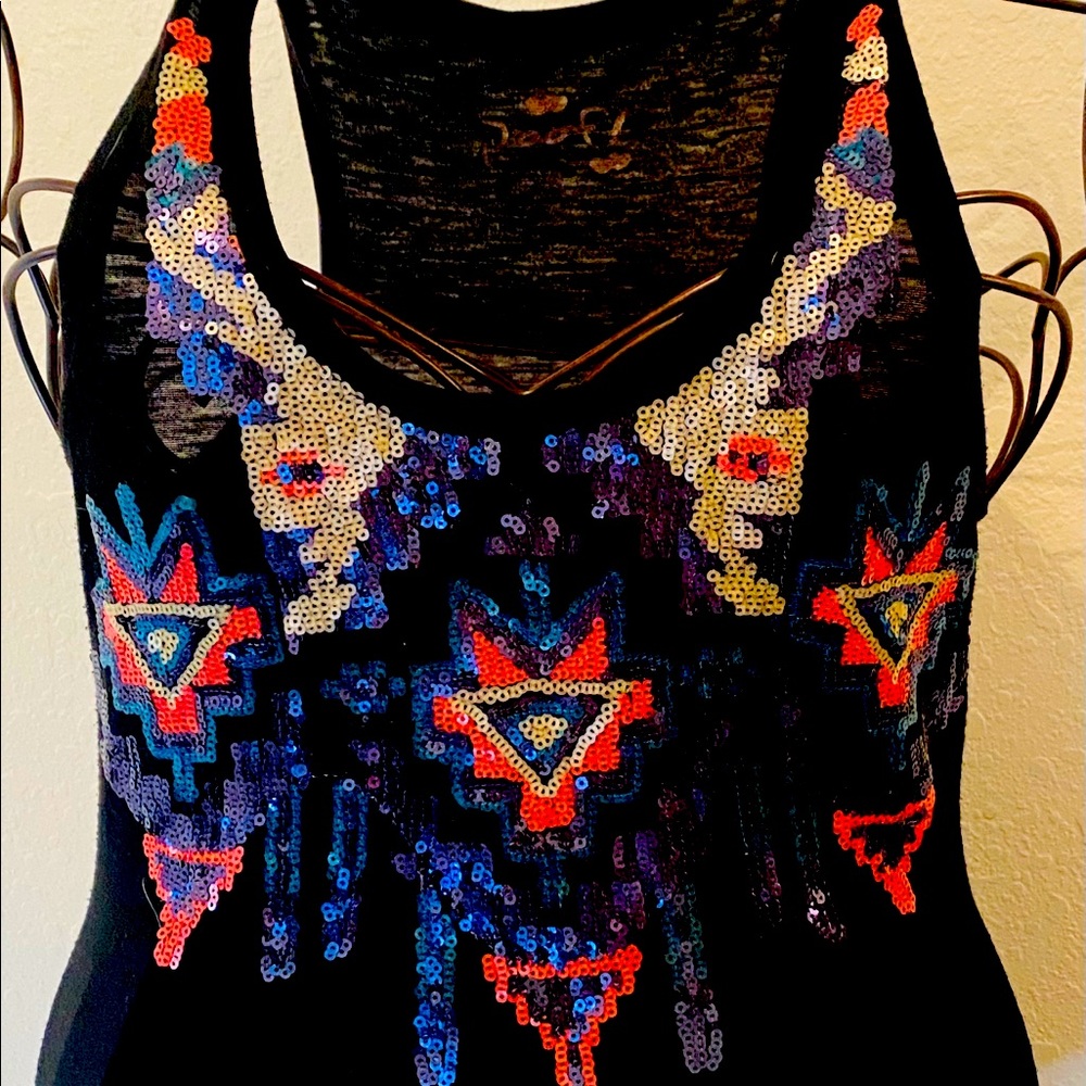 Women’s Sequined Southwest Design Tank - M